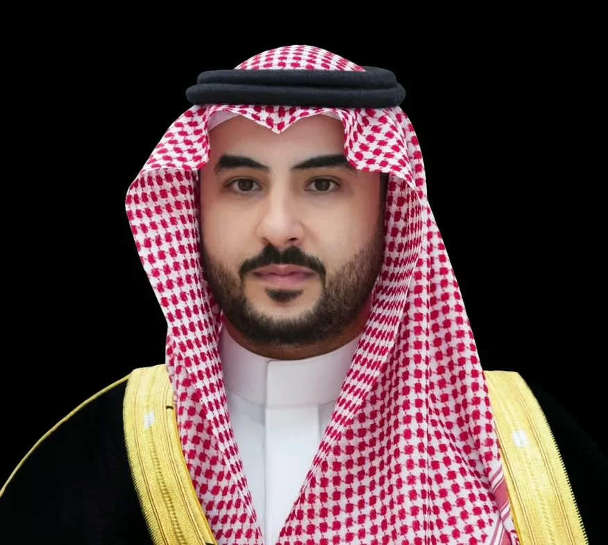 وزير الدفاع يبحث مع نظيره التركي تعزيز التعاون العسكري وجهود السلام في المنطقة
