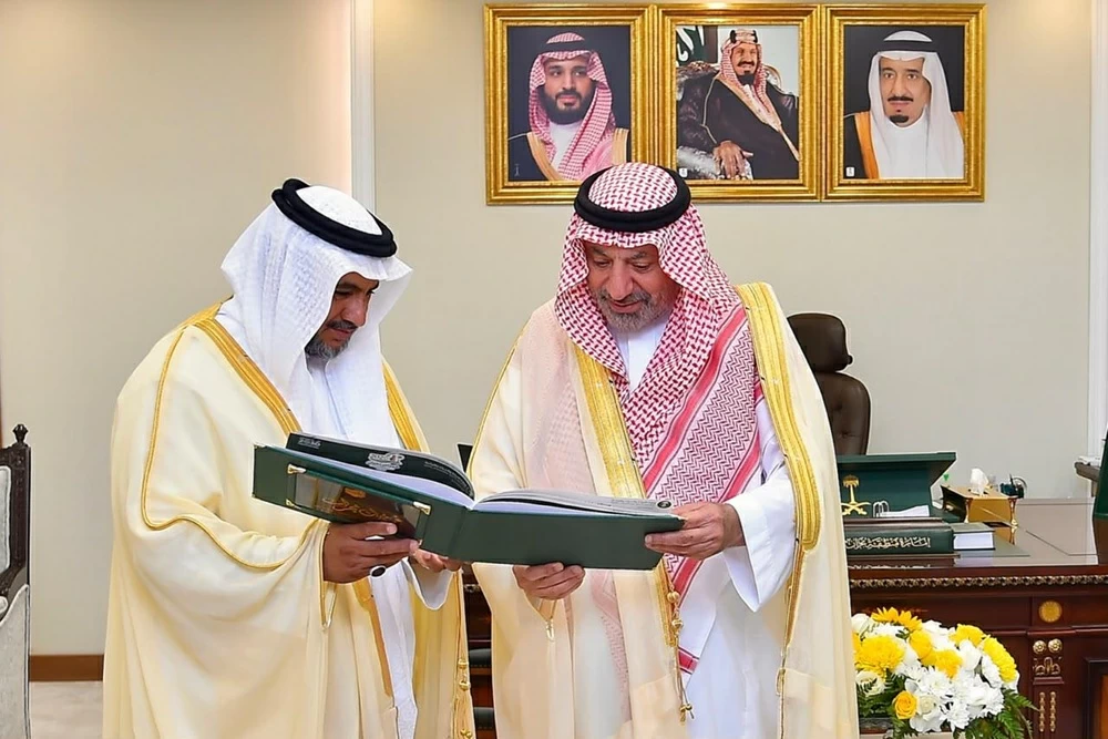 أمير نجران يثمن الدعم السامي للقطاع الزراعي ويتفقد إنجازات “خيرات نجران 2026”